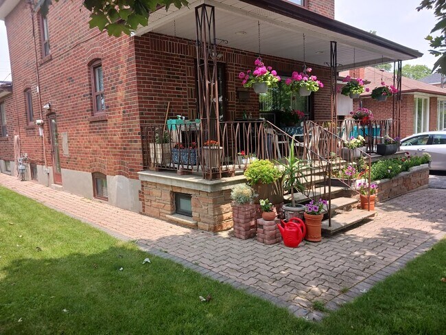 Photo - 42 Winston Park Blvd