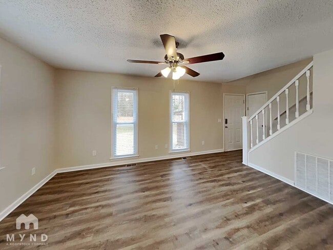 Photo - 400 Miller Rd