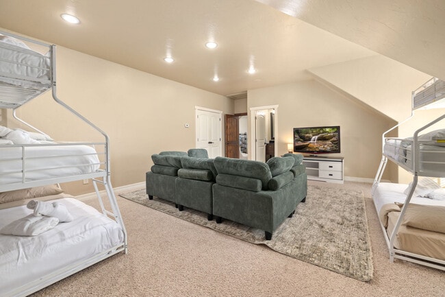 Photo - 4933 Trout Farm Rd Unit ID1221930P