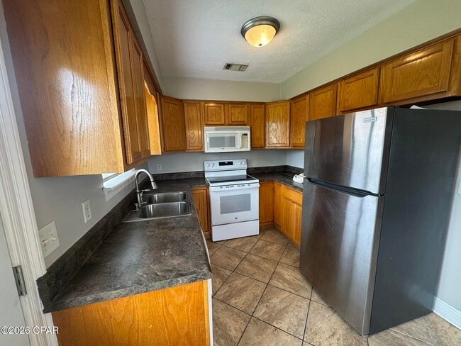 Photo - 116 Christie Ln