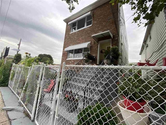 Photo - 28 McAdoo Ave Condo Unit 2