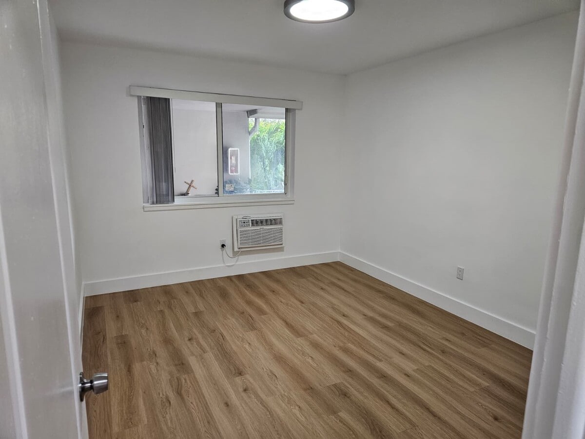 Photo - 631 NE 72nd Terrace Unit 5