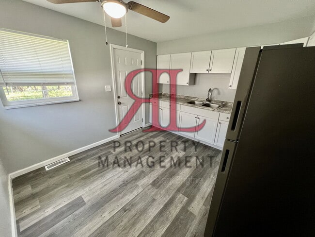 Photo - 2980 Reis Ave