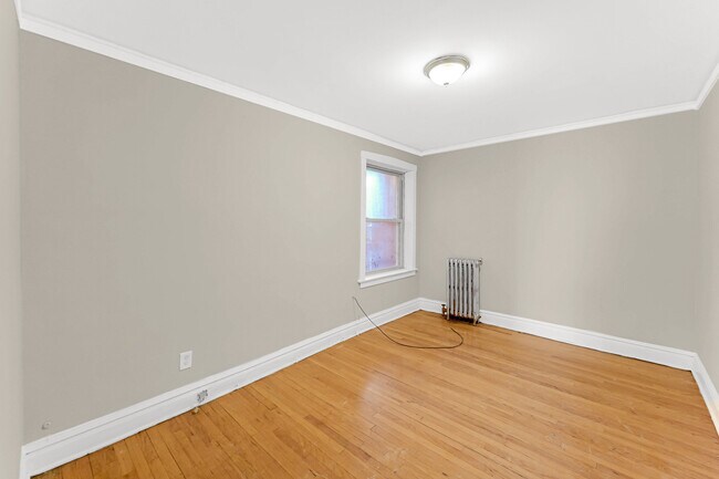 Photo - 3006 W 64th St