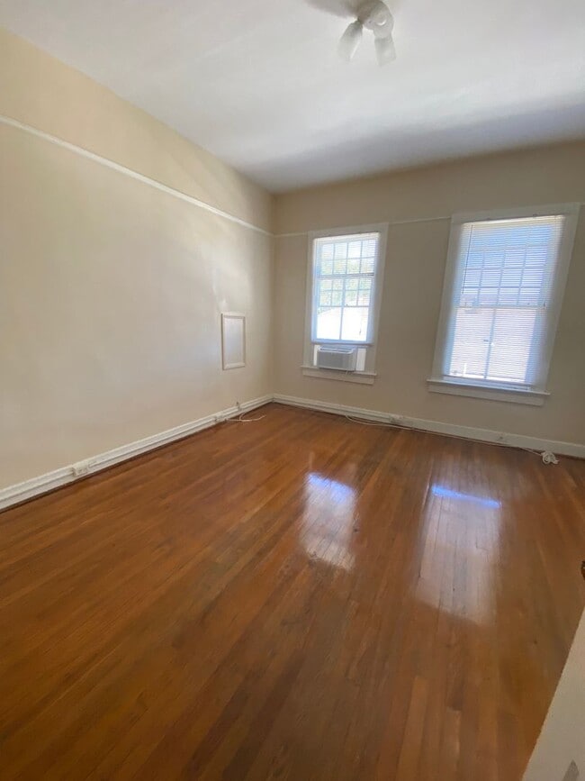 Photo - 2 Bedroom Available in the University Area! Unidad C