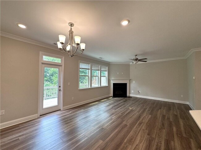 Photo - 1468 Edgebrook Ct NE