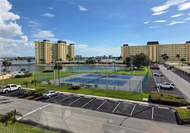 Building Photo - 4650 Cove Cir Unit 409