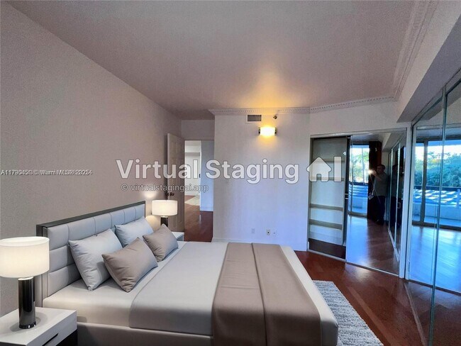 Photo - 3600 Mystic Pointe Dr Unidad 310