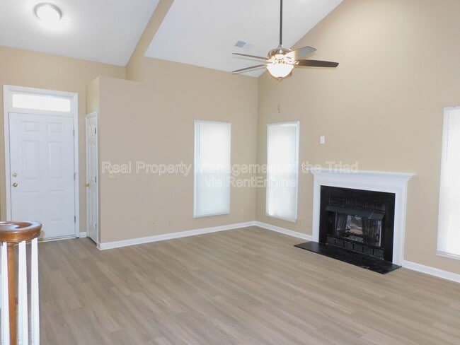 Photo - 7185 Avenbury Cir