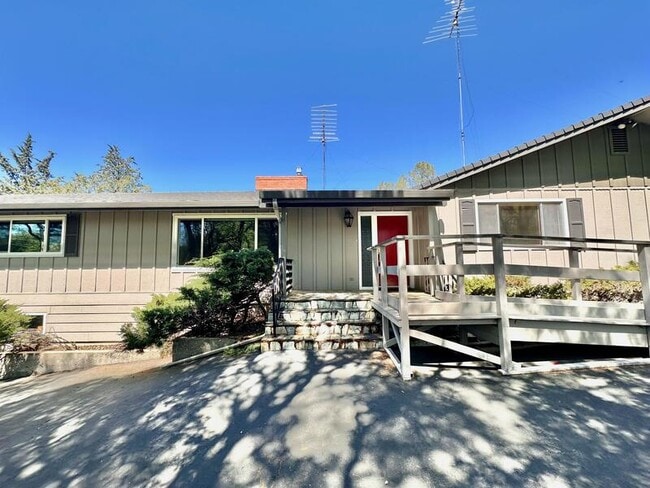 Building Photo - 16107 Bitney Springs Rd
