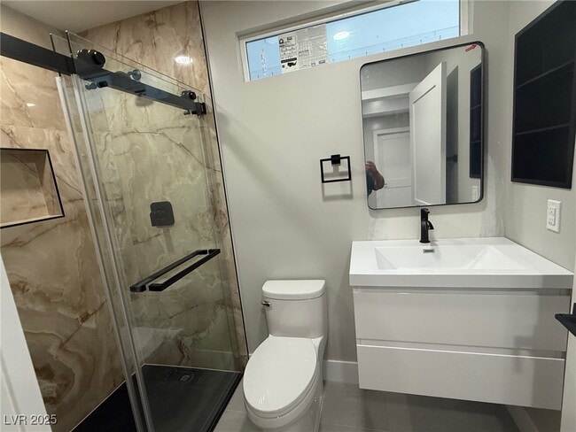 Building Photo - 2528 Tournament St