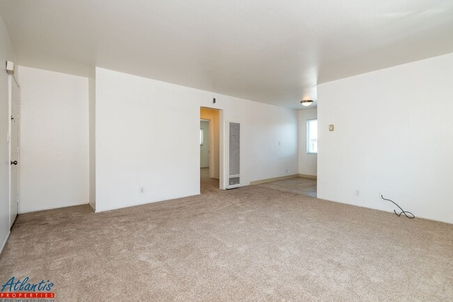 Photo - 1570 Quebec Ct Unit 4