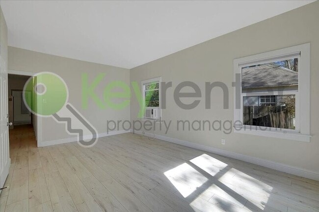 1119 Lochbrae Rd
