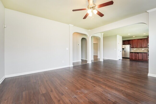 Photo - 304 Brittney Cove