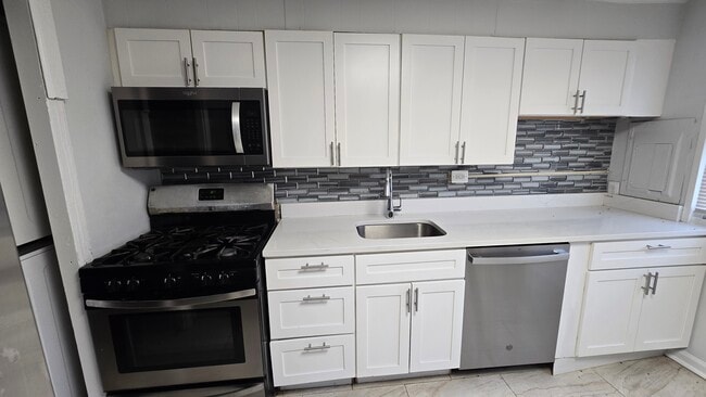 Photo - 437 Caledonia Ave