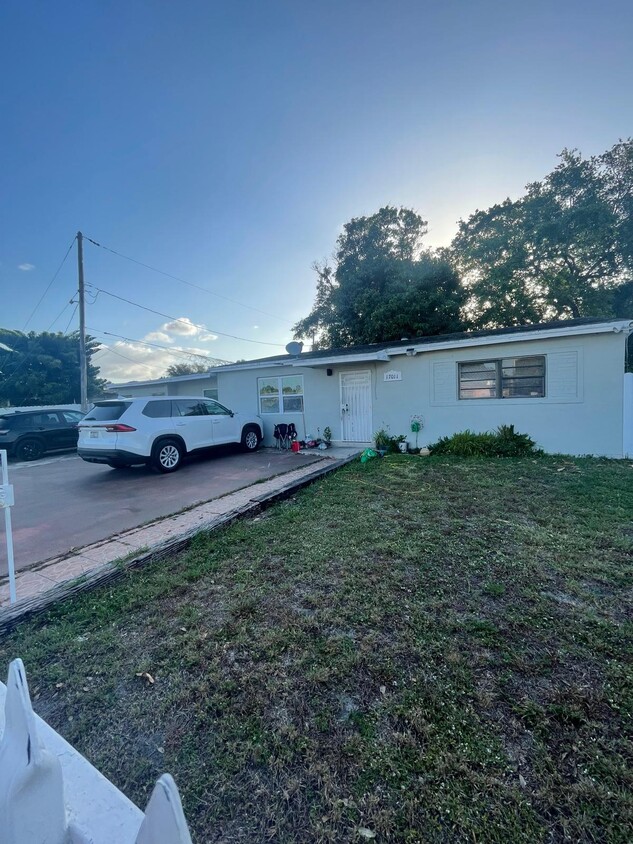 Photo - 17011 NW 33rd Ct (Miami Gardens, FL)