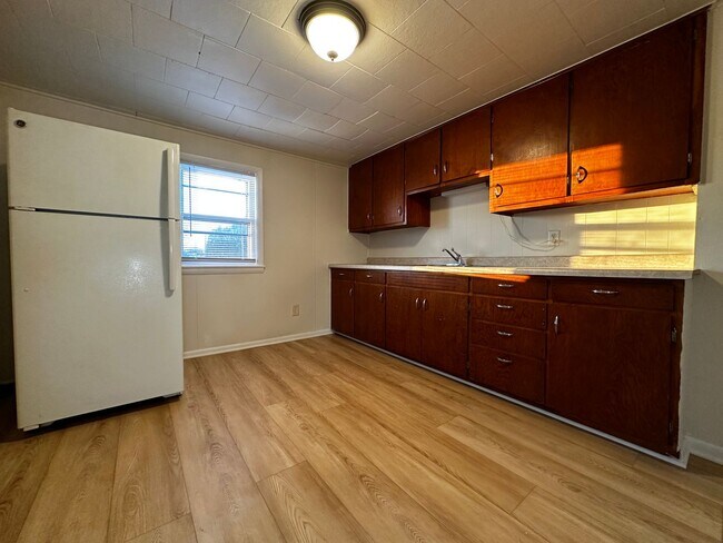 Photo - 160 Gruenwald Ave Unit Upper