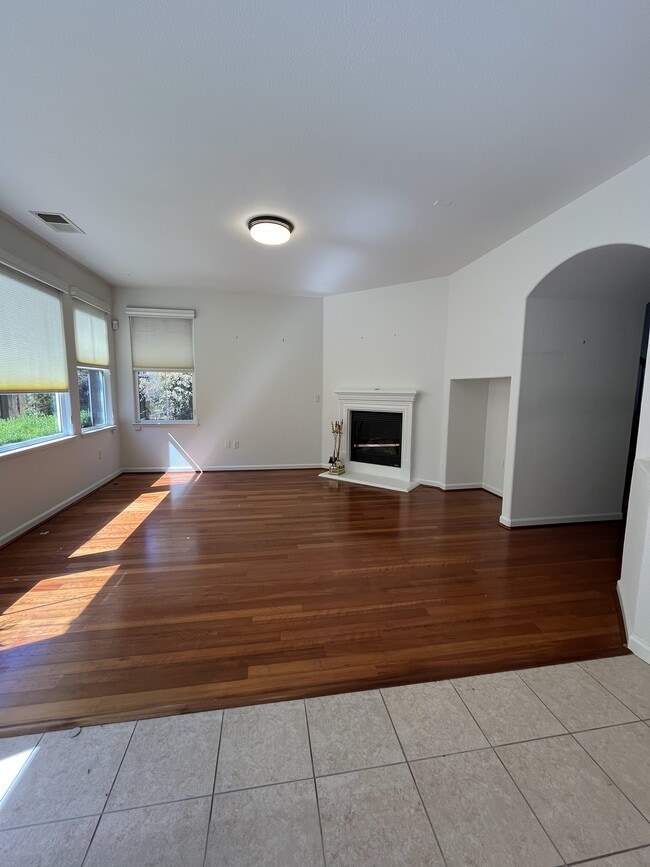 Photo - 4656 Snead Dr