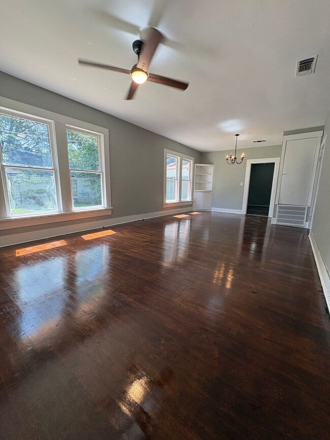 Photo - Amazing 4 bedroom/1 bath home with Central Air & Heat!