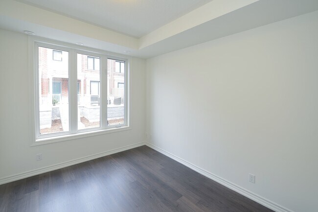 Photo - 90 Eastwood Park Gardens