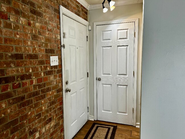 Photo - 305 Greenbriar St Unit 11