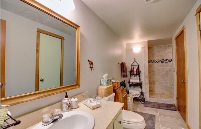 Photo - 16475 Fairway Dr Unidad Basement Apt 1 bedroom