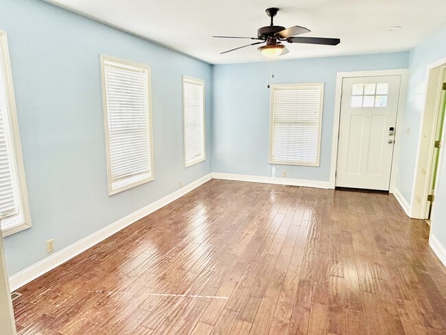 Photo - 715 Holland Ave