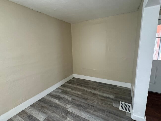Photo - 14 Cruger St Unit 101