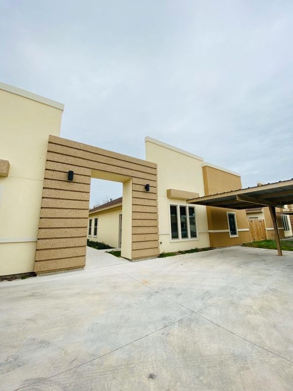 Photo - The Gardens at Russell