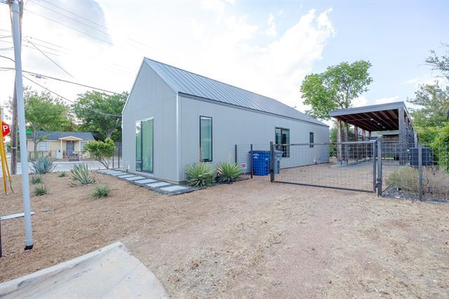 Photo - 1021 Nomas St