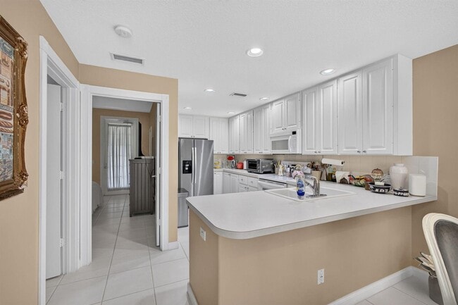 213 Barcelona Dr