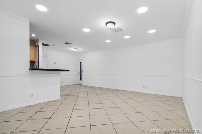 Photo - 7 Crossings Cir Unit C