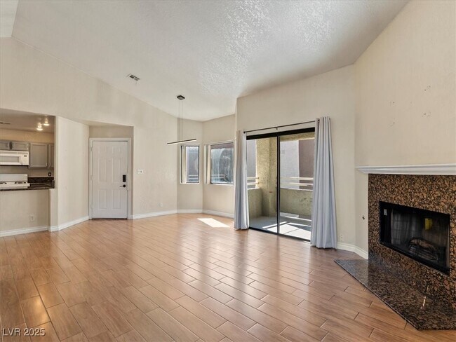 Photo - 5052 S Rainbow Blvd Unidad 201