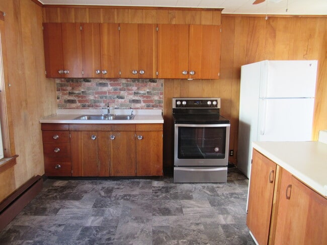 Building Photo - 117 Congress St