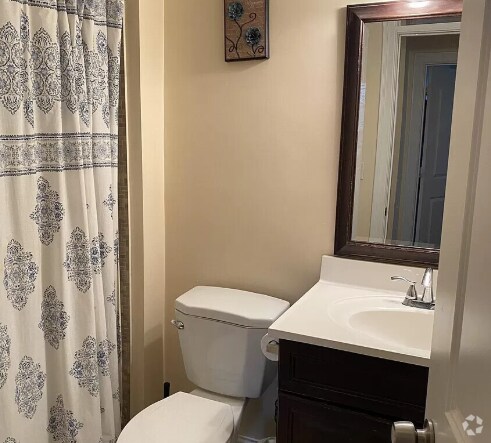 Building Photo - 191 Boylston St Unit 3 Rental