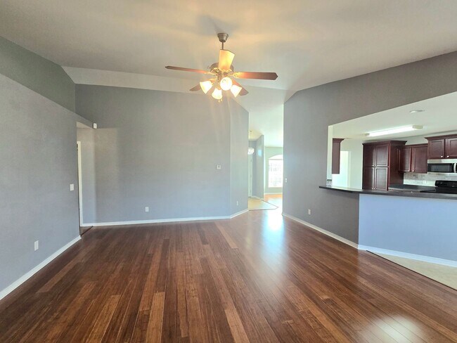 Photo - Spacious 4-Bed/3 Bath Home - Spencer Ridge
