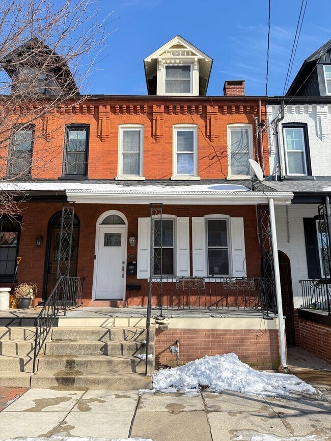 Photo - 319 N Charlotte St Unit Apt. 2