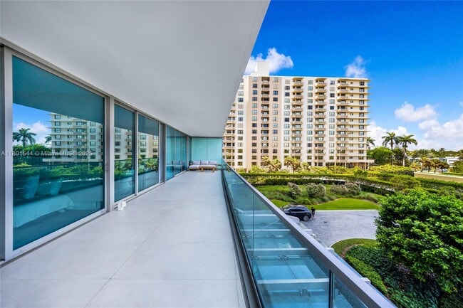 Photo - 10201 Collins Ave Unit 305