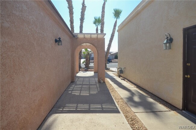Photo - 2911 Country Club Dr