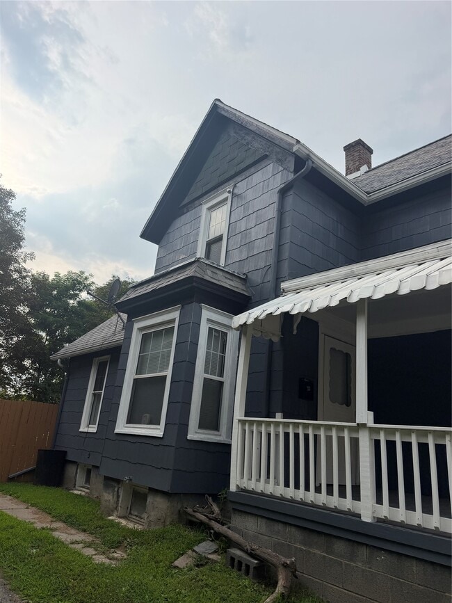 Photo - 72 St Charles St