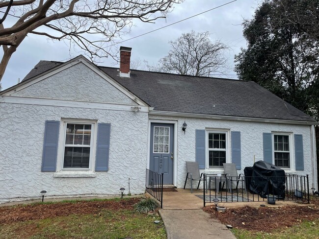 Two Bedroom Cottage in Five Points - Two Bedroom Cottage in Five Points House