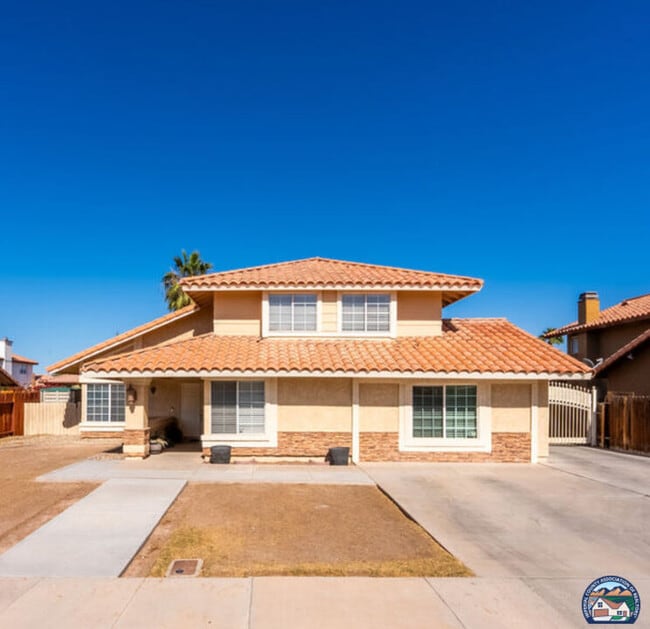 Photo - 1240 E Calle De Oro House