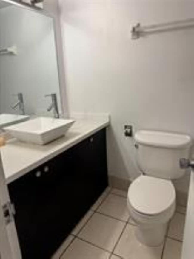 Photo - 6200 NE 22nd Way Unidad 311