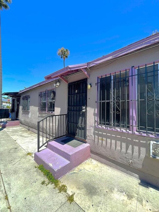 Building Photo - Figueroa Unit B Rental
