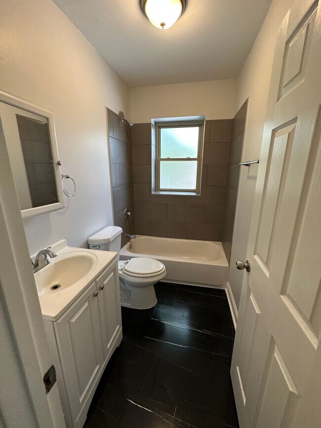 Photo - 7800 S Ridgeland Ave Unit 7800 S Ridgeland Ave.  2