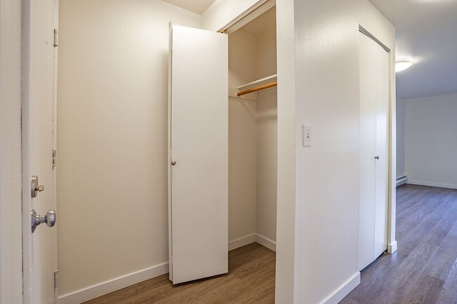 Photo - Elliott Place Apartments