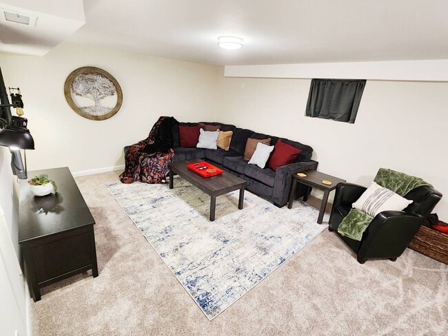 Photo - 2035 Lima St