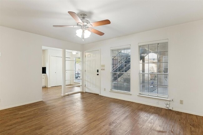 Photo - 1212 Hollow Creek Dr Unit B