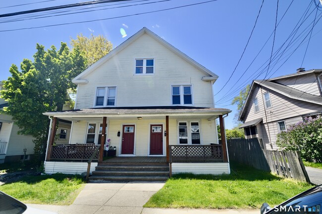 Building Photo - 48 Riverview Pl