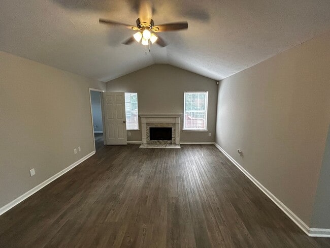 Photo - Nice ranch 3/2 with garage in Lavergne, Tn Just renovated